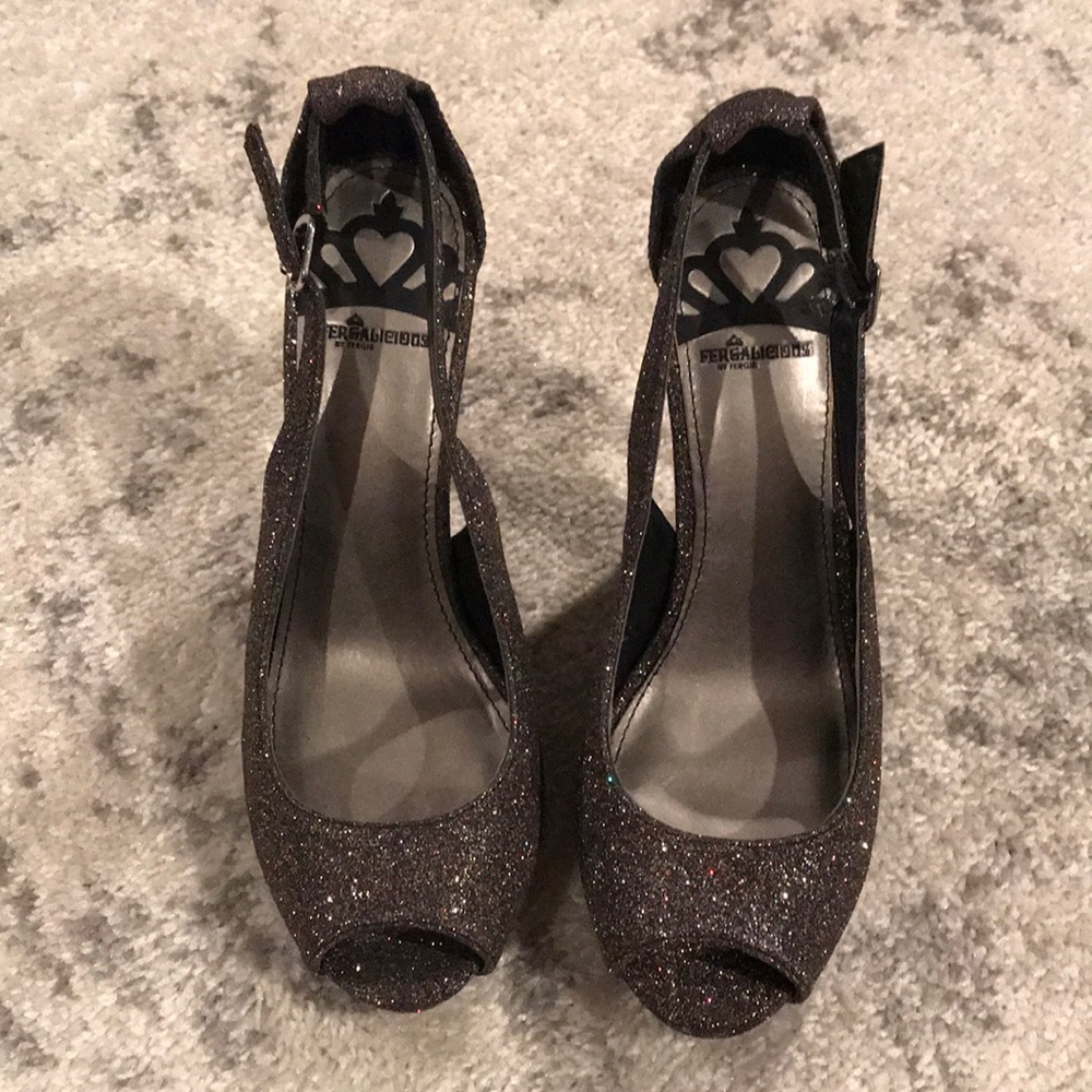 Fergalicious glitter pumps